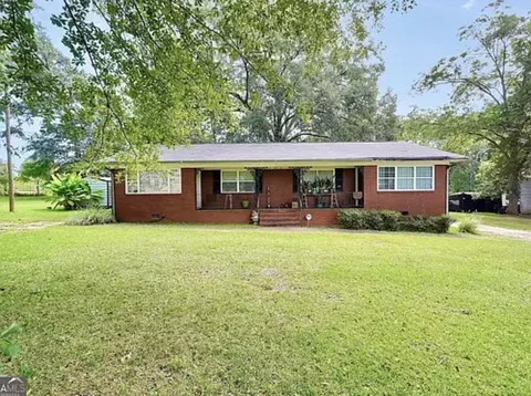 104 Bowen St #B, Stockbridge, GA 30281