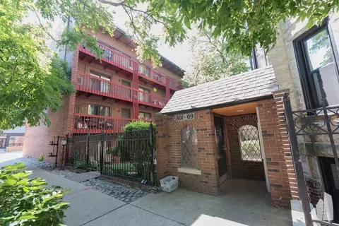 803 W Oakdale Ave #2, Chicago, IL 60657