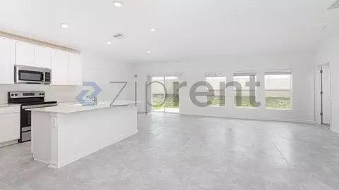 2043 Punch Bowl Ave, Davenport, FL 33837