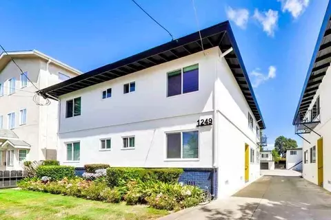 1249 Oak Grove Ave #04, Burlingame, CA 94010