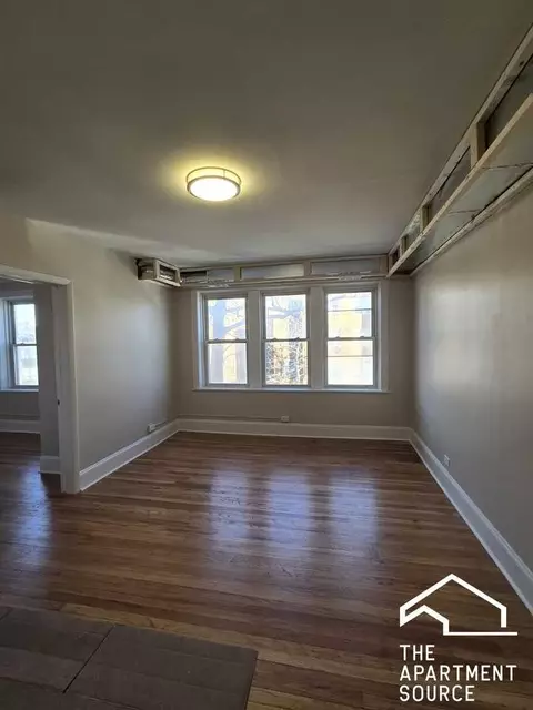 4418 N Whipple St #3, Chicago, IL 60625