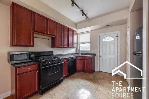 7462 N Greenview Ave #2, Chicago, IL 60626