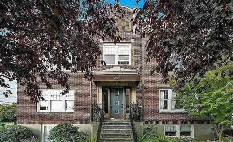 4255 Linden Ave N, Seattle, WA 98103