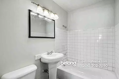9454 17th Ave SW #205, Seattle, WA 98106