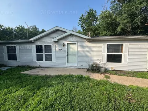 114 Blaine St, Walton, KS 67151