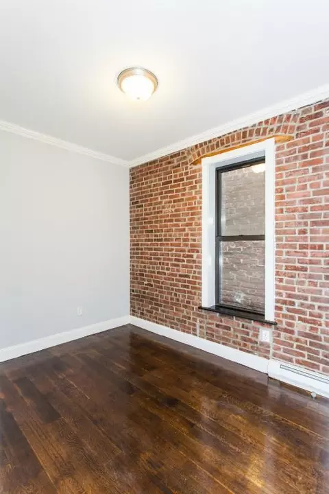 434 W 52nd St #12, New York, NY 10019