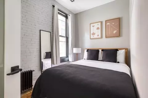 273 W 10th St #4FW, New York, NY 10014