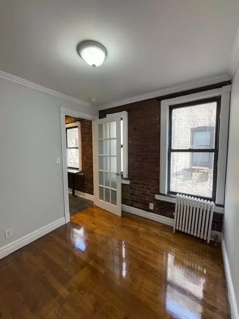 416 E 13th St #5E, New York, NY 10009