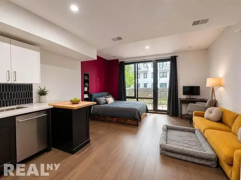 407 E 117th St #1A, New York, NY 10035