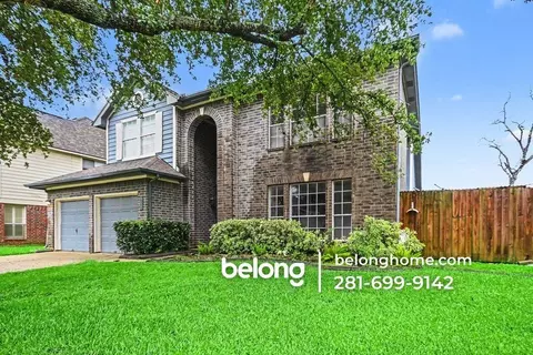 431 N Hampton Ct, Highlands, TX 77562