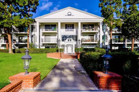 102 Scholz Plz, Newport Beach, CA 92663