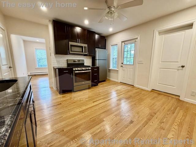 17 Oxford St #1, Somerville, MA 02143