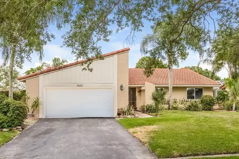 8362 Shadow Wood Blvd, Coral Springs, FL 33071