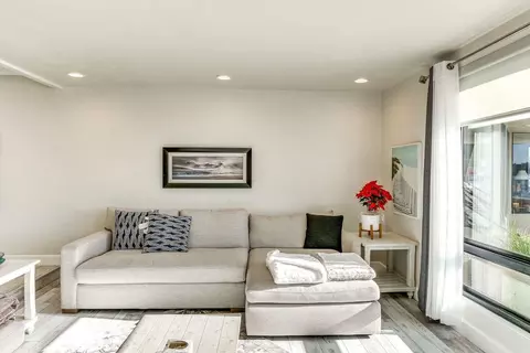 4513 Cove Dr #1546044P, Carlsbad, CA 92008