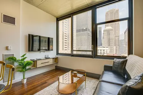 235 W Van Buren St #1546220P, Chicago, IL 60607