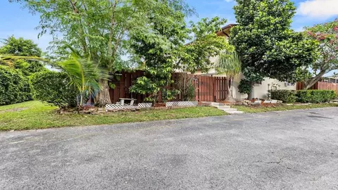 4240 Landar Dr, Lake Worth, FL 33463