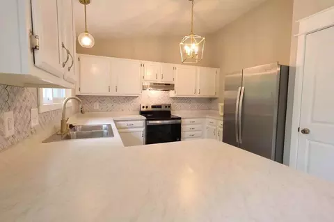 622 Rustic Valley Dr, Ballwin, MO 63021