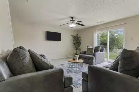 2166 Mossy Creek Dr, San Antonio, TX 78245