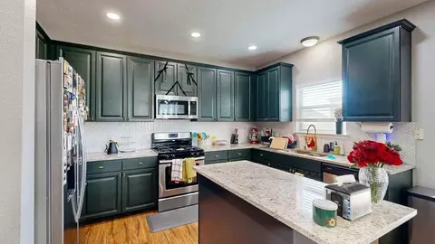 2105 Huxley Ln, Round Rock, TX 78664