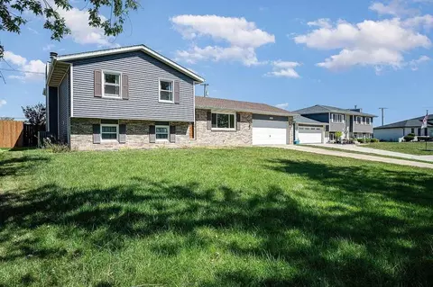 1400 W 97th Ave #1, Crown Point, IN 46307