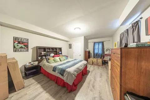 1720 Beacon St, Brookline, MA 02445