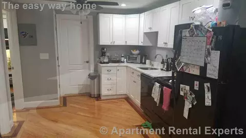 111 Sciarappa St #5, Cambridge, MA 02141