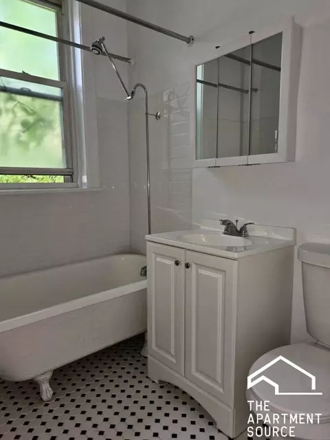 4866 N Magnolia Ave #208, Chicago, IL 60640