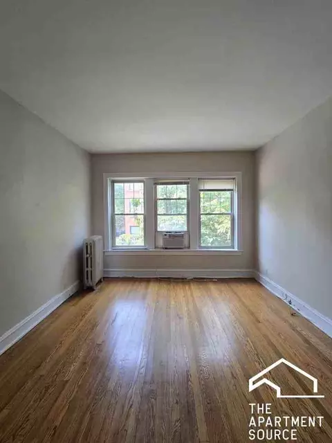 832 Reba Pl #1N, Evanston, IL 60202