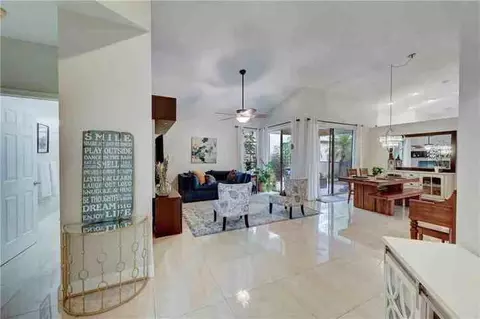 8171 Hampton Wood Dr, Boca Raton, FL 33433