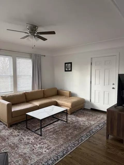 906 W Keith Ave #1387478P, Waukegan, IL 60085