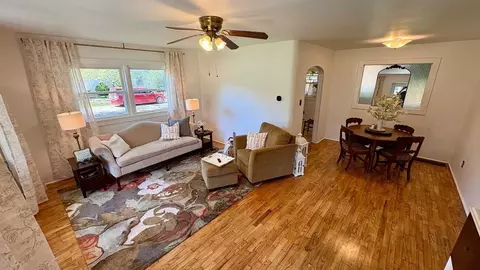 207 E Franklin St #1520952P, Siloam Springs, AR 72761