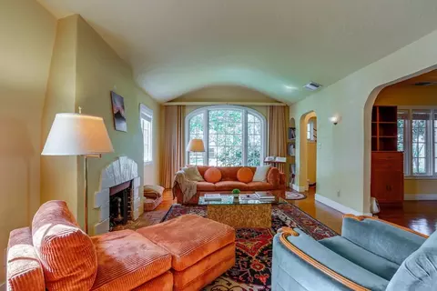 2627 Land Park Dr #1546388P, Sacramento, CA 95818