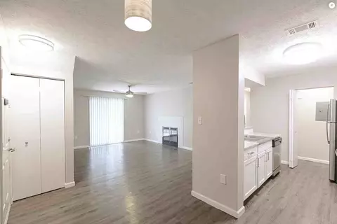 916 Beaver Grade Rd #608, Carnot-moon, PA 15108