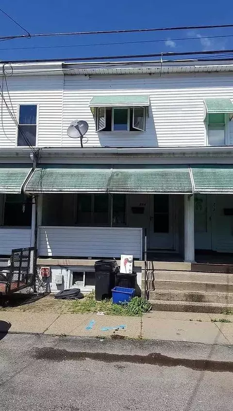 214 Wright St #NA, Mckees Rocks, PA 15136