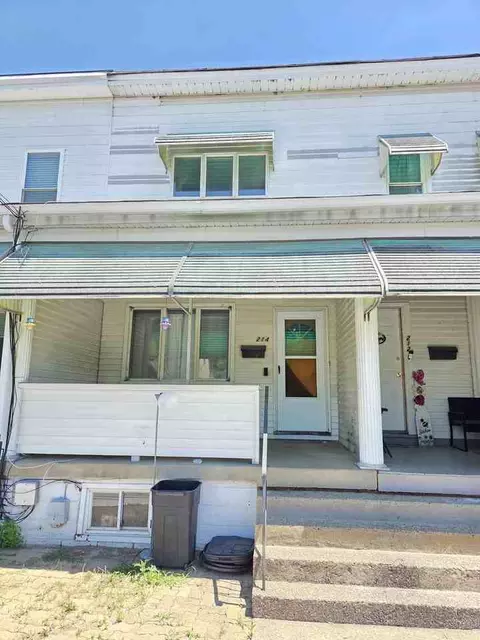 214 Wright St #NA, Mckees Rocks, PA 15136