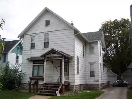 717 W Broadway St #1, Winona, MN 55987