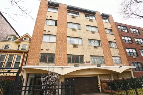 5851 N Winthrop Ave #203, Chicago, IL 60660