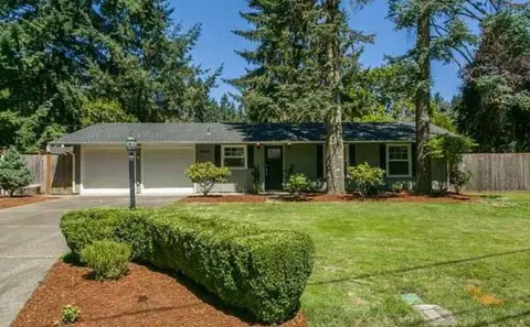 6053 Fernbrook St, Lake Oswego, OR 97035
