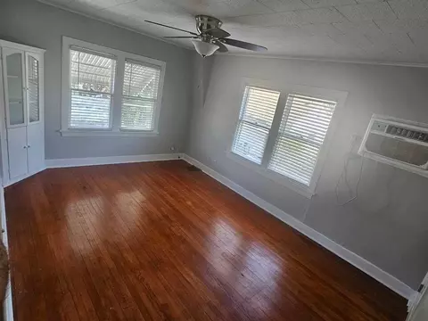 442 30th Ave N #9, Saint Petersburg, FL 33704