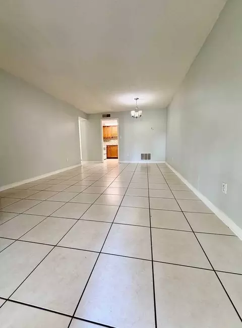 7609 Dolonita Dr, Town N Country, FL 33615