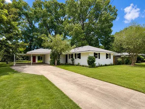 8131 Sholar Dr, Inniswold, LA 70809