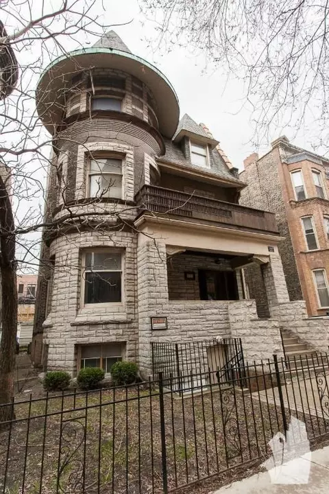 847 W Wellington Ave #G, Chicago, IL 60657