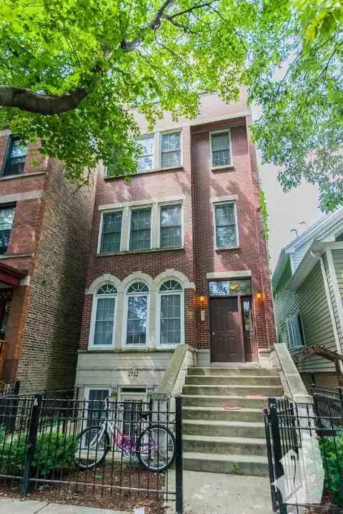 2732 N Wayne Ave #2, Chicago, IL 60614