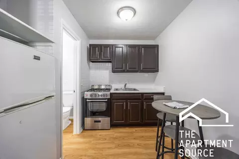4541 N Beacon St #3D, Chicago, IL 60640