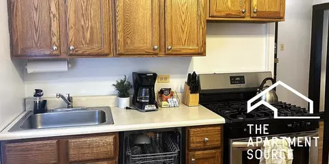 1913 W Larchmont Ave #2A, Chicago, IL 60613