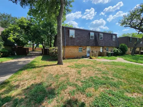 7604 Bridges Ave #B, Richland Hills, TX 76118