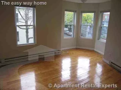 235 Columbia St #4R, Cambridge, MA 02139