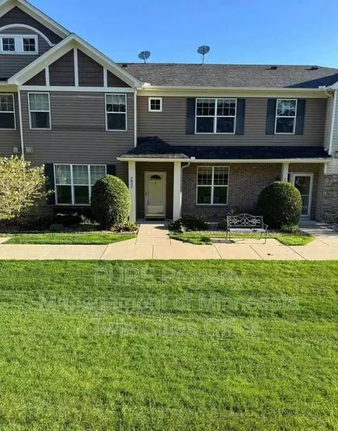 7807 Madelyn Creek Dr, Victoria, MN 55386