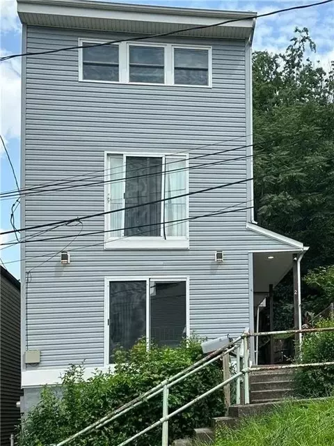 2 German Sq #2, Pittsburgh, PA 15203