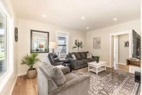 724 N 2nd St #1542946P, Coeur D Alene, ID 83814